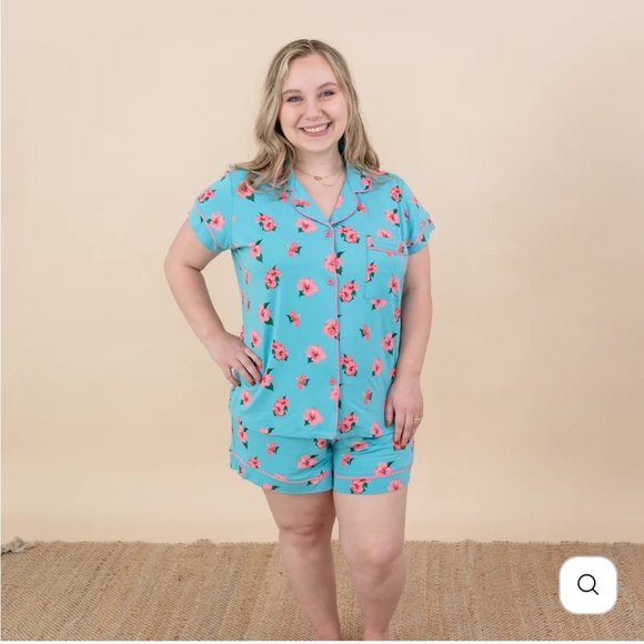 Kyte Baby Women’s Short Sleeve Pajama Set in Hibiscus size Small - Picture 2 of 7